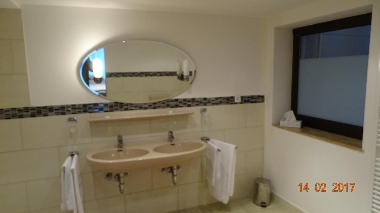 Bed & Breakfast Hotel Helga Hein Düsseldorf Exteriör bild