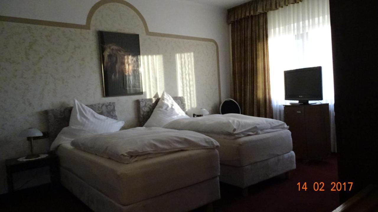 Bed & Breakfast Hotel Helga Hein Düsseldorf Exteriör bild